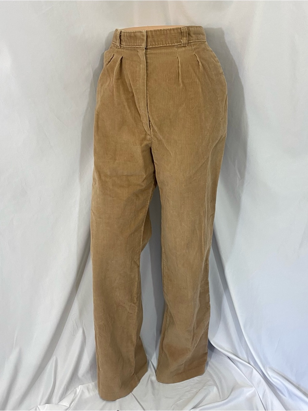 Women’s Vintage Wrangler High Waisted Khaki Corduroy Trousers 30 inches Waist